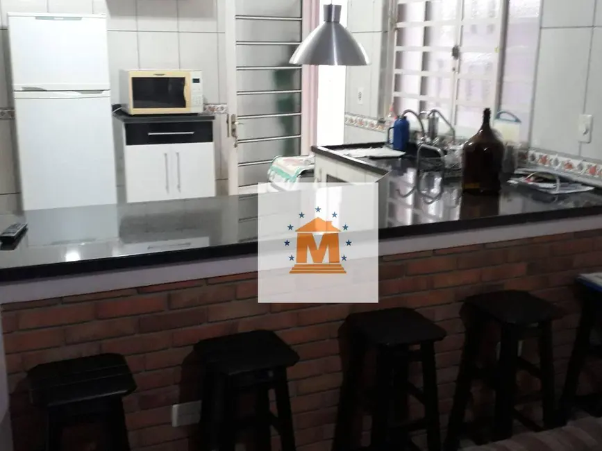 Foto 2 de Casa com 2 quartos à venda, 125m2 em Jardim Emília, Jacarei - SP