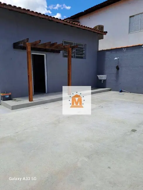 Sala Comercial à venda, 250m2 em Jardim Emília, Jacarei - SP - imagem 1 Foto 1 de Sala Comercial à venda, 250m2 em Jardim Emília, Jacarei - SP