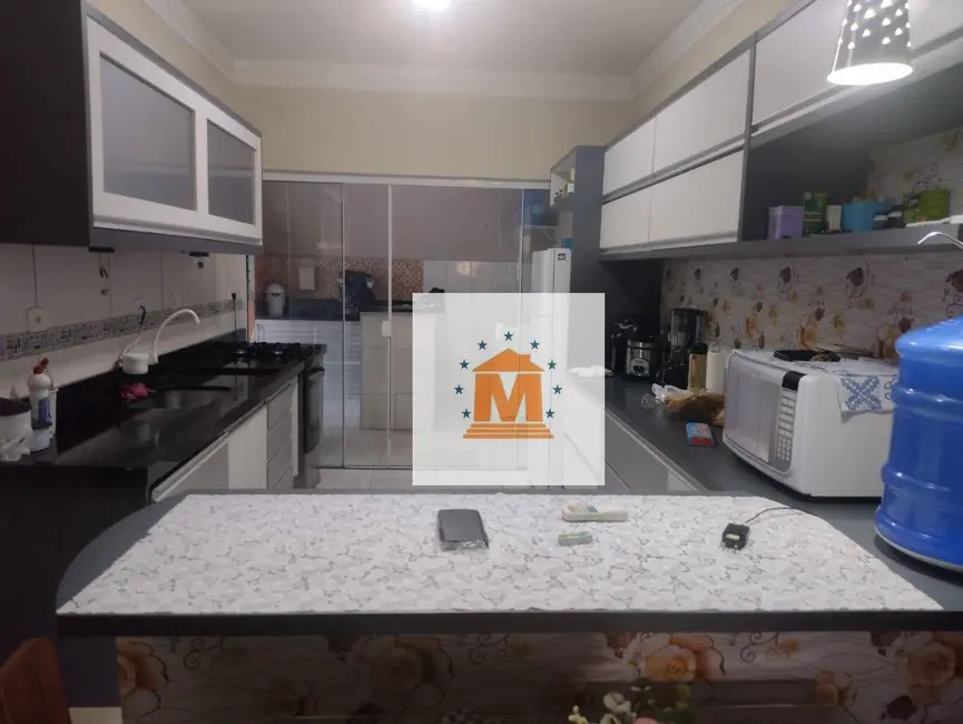 Foto 3 de Casa com 2 quartos à venda, 125m2 em Conjunto Habitacional Marinho, Jacarei - SP