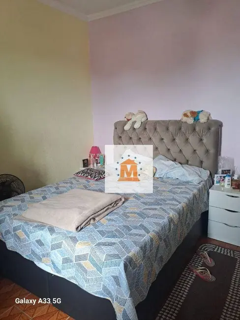 Foto 8 de Casa com 2 quartos à venda, 150m2 em Jardim das Indústrias, Jacarei - SP