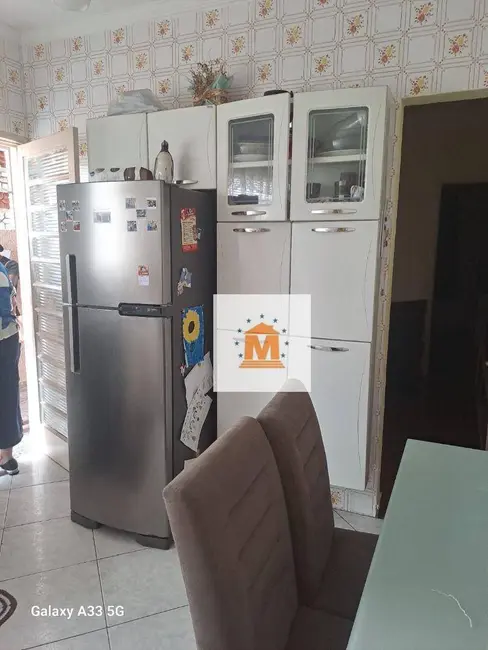 Foto 6 de Casa com 2 quartos à venda, 150m2 em Jardim das Indústrias, Jacarei - SP