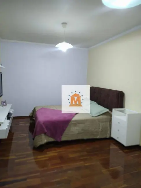 Sobrado com 3 quartos à venda, 178m2 em Jacarei - SP - imagem 8 Foto 8 de Sobrado com 3 quartos à venda, 178m2 em Jacarei - SP