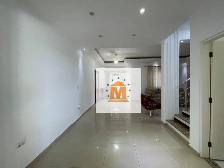 Sobrado com 3 quartos à venda, 250m2 em Jacarei - SP - imagem 6 Foto 6 de Sobrado com 3 quartos à venda, 250m2 em Jacarei - SP