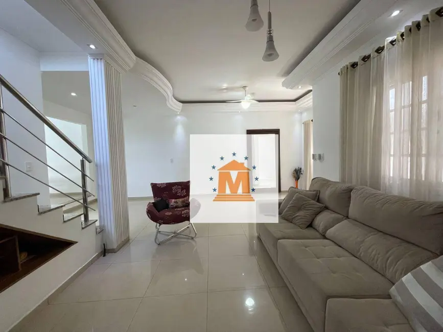 Sobrado com 3 quartos à venda, 250m2 em Jacarei - SP - imagem 1 Foto 1 de Sobrado com 3 quartos à venda, 250m2 em Jacarei - SP