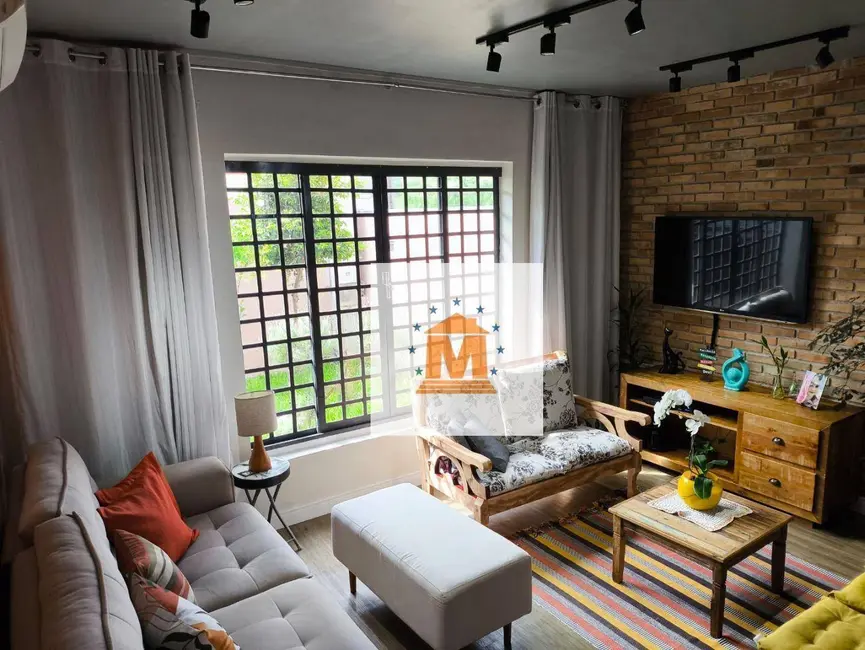Foto 1 de Casa com 2 quartos à venda, 200m2 em Jardim Santa Maria, Jacarei - SP
