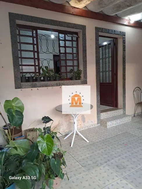 Foto 3 de Casa com 2 quartos à venda, 175m2 em Jardim das Oliveiras, Jacarei - SP