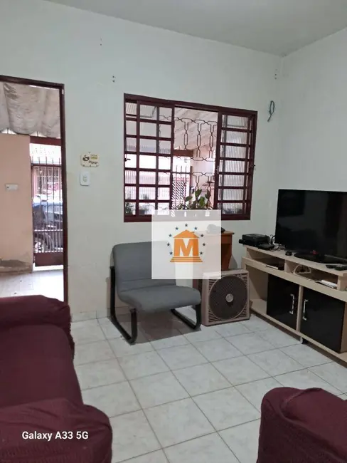 Foto 1 de Casa com 2 quartos à venda, 175m2 em Jardim das Oliveiras, Jacarei - SP