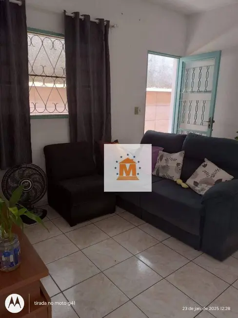 Foto 3 de Casa com 2 quartos à venda, 137m2 em Parque Imperial, Jacarei - SP