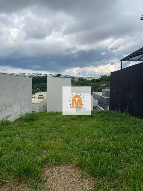 Foto 2 de Terreno / Lote à venda, 250m2 em Jacarei - SP