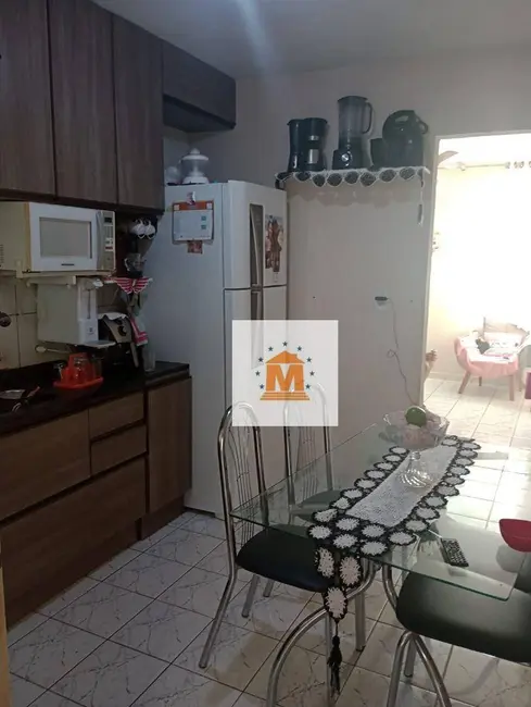 Foto 3 de Casa de Condomínio com 2 quartos à venda, 55m2 em Parque Santo Antônio, Jacarei - SP