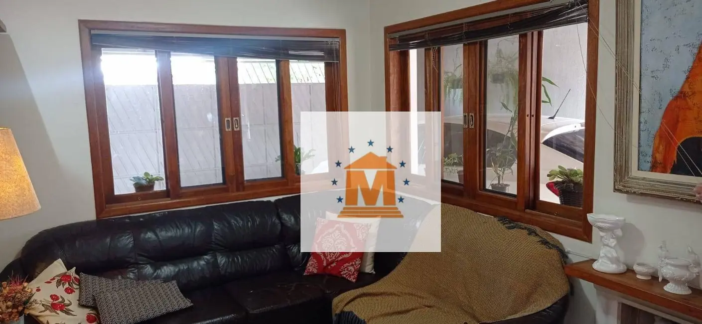 Foto 2 de Casa com 3 quartos à venda, 273m2 em Jardim Mesquita, Jacarei - SP