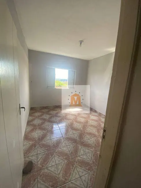 Foto 3 de Casa com 2 quartos à venda, 175m2 em Jardim das Indústrias, Jacarei - SP