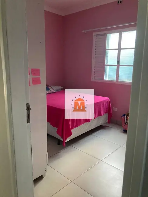 Sobrado com 3 quartos à venda, 215m2 em Jardim Santa Maria, Jacarei - SP - imagem 4 Foto 4 de Sobrado com 3 quartos à venda, 215m2 em Jardim Santa Maria, Jacarei - SP