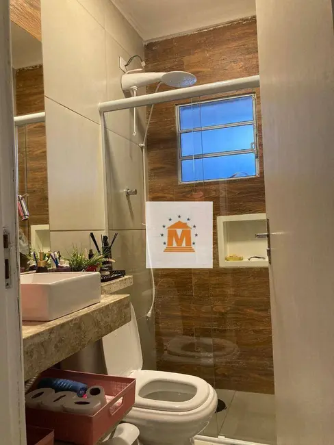 Sobrado com 3 quartos à venda, 215m2 em Jardim Santa Maria, Jacarei - SP - imagem 9 Foto 9 de Sobrado com 3 quartos à venda, 215m2 em Jardim Santa Maria, Jacarei - SP