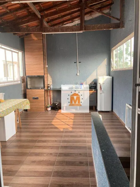 Sobrado com 3 quartos à venda, 215m2 em Jardim Santa Maria, Jacarei - SP - imagem 1 Foto 1 de Sobrado com 3 quartos à venda, 215m2 em Jardim Santa Maria, Jacarei - SP