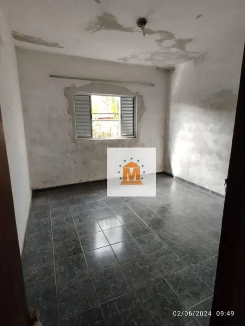 Foto 2 de Sobrado com 2 quartos à venda, 151m2 em Primeiro de Maio, Jacarei - SP