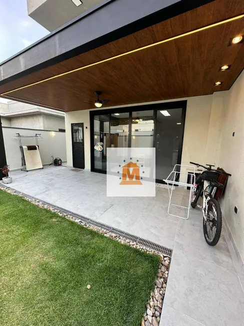 Foto 7 de Sobrado com 4 quartos à venda, 200m2 em Jardim Jacinto, Jacarei - SP