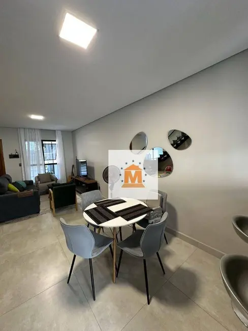 Foto 9 de Sobrado com 4 quartos à venda, 200m2 em Jardim Jacinto, Jacarei - SP