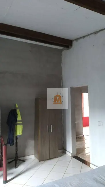 Foto 3 de Chácara com 1 quarto à venda, 1550m2 em Jardim Colônia, Jacarei - SP