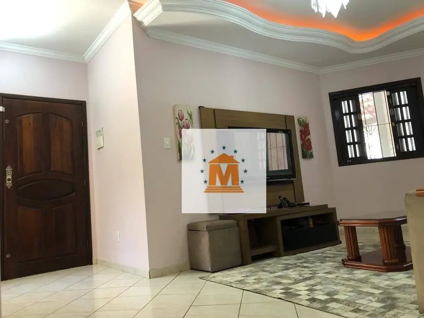 Foto 1 de Sobrado com 4 quartos à venda, 175m2 em Jacarei - SP