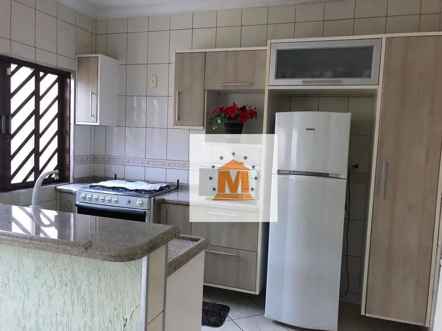 Foto 5 de Sobrado com 4 quartos à venda, 175m2 em Jacarei - SP