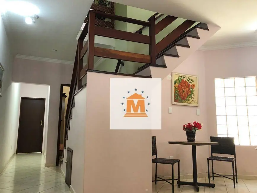 Foto 3 de Sobrado com 4 quartos à venda, 175m2 em Jacarei - SP