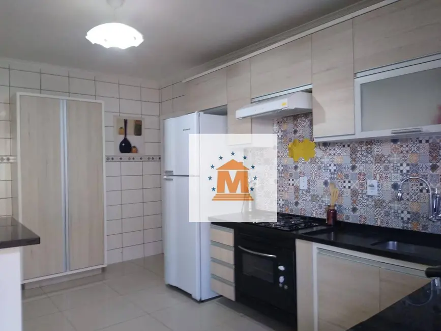 Sobrado com 2 quartos à venda, 243m2 em Parque Santo Antônio, Jacarei - SP - imagem 2 Foto 2 de Sobrado com 2 quartos à venda, 243m2 em Parque Santo Antônio, Jacarei - SP