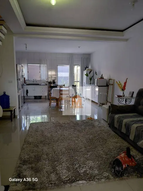 Sobrado com 3 quartos à venda, 125m2 em Vila Ita, Jacarei - SP - imagem 4 Foto 4 de Sobrado com 3 quartos à venda, 125m2 em Vila Ita, Jacarei - SP
