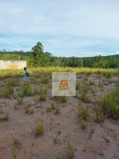 Terreno / Lote à venda, 1300m2 em Paraibuna - SP - imagem 1 Foto 1 de Terreno / Lote à venda, 1300m2 em Paraibuna - SP