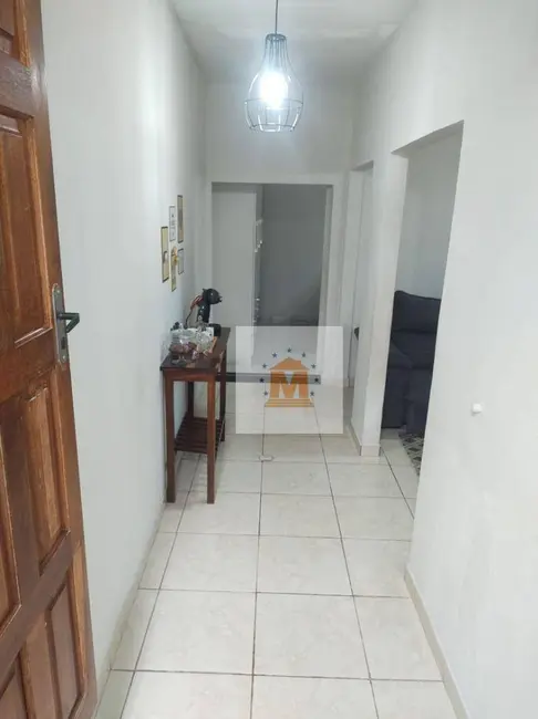 Foto 3 de Casa com 2 quartos à venda, 225m2 em Jardim Santo Antônio da Boa Vista, Jacarei - SP