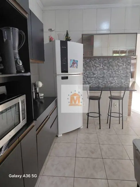Foto 2 de Sobrado com 2 quartos à venda, 107m2 em Jardim Jacinto, Jacarei - SP