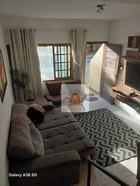 Foto 1 de Sobrado com 2 quartos à venda, 107m2 em Jardim Jacinto, Jacarei - SP