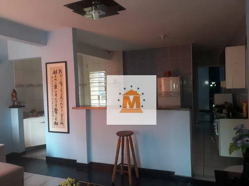 Foto 1 de Sobrado com 2 quartos à venda, 175m2 em Parque Santo Antônio, Jacarei - SP