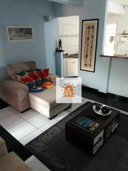 Foto 2 de Sobrado com 2 quartos à venda, 175m2 em Parque Santo Antônio, Jacarei - SP