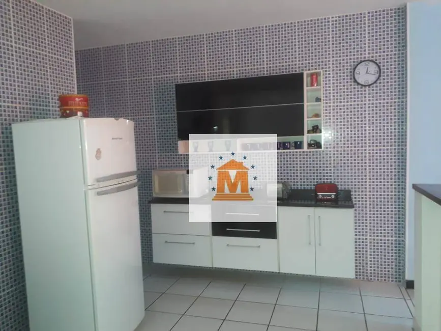 Foto 6 de Sobrado com 2 quartos à venda, 175m2 em Parque Santo Antônio, Jacarei - SP