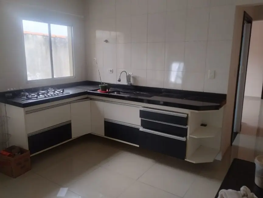 Foto 1 de Sobrado com 3 quartos à venda, 162m2 em Parque dos Príncipes, Jacarei - SP