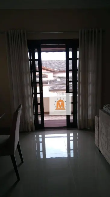 Foto 9 de Sobrado com 3 quartos à venda, 250m2 em Jardim Terras de São João, Jacarei - SP