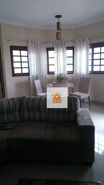 Foto 3 de Sobrado com 3 quartos à venda, 250m2 em Jardim Terras de São João, Jacarei - SP