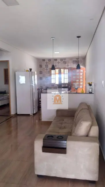 Chácara com 2 quartos à venda, 1204m2 em São João da Boa Vista, Cacapava - SP - imagem 2 Foto 2 de Chácara com 2 quartos à venda, 1204m2 em São João da Boa Vista, Cacapava - SP