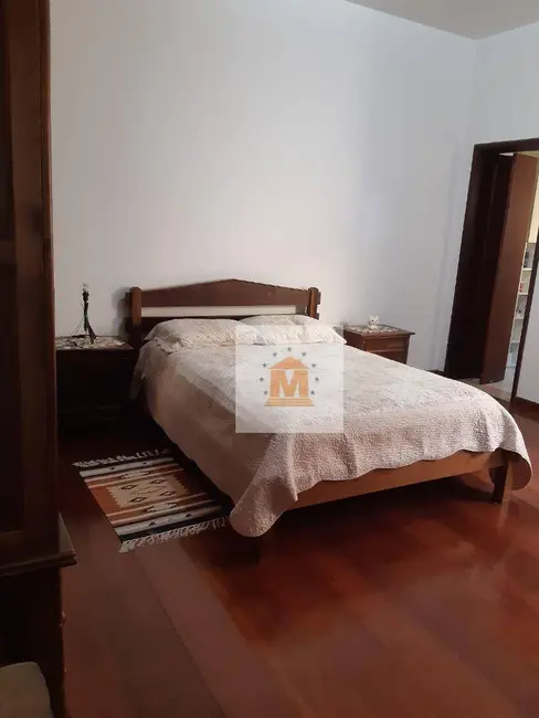 Foto 9 de Casa com 4 quartos à venda, 553m2 em Vila Santos, Cacapava - SP