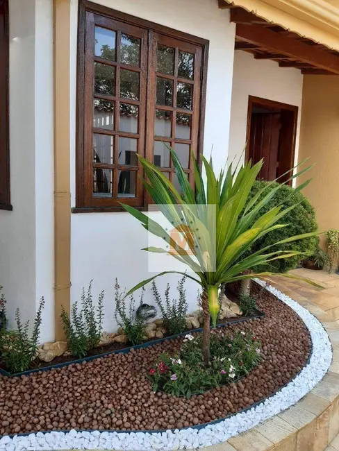 Foto 1 de Casa com 4 quartos à venda, 553m2 em Vila Santos, Cacapava - SP