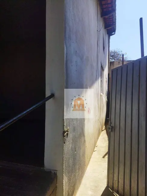 Foto 2 de Casa com 2 quartos à venda, 210m2 em Sao Jose Dos Campos - SP