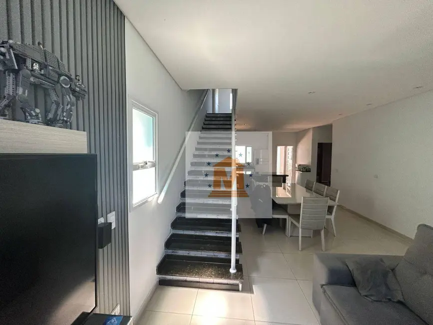 Foto 6 de Sobrado com 3 quartos à venda, 231m2 em Jardim Jacinto, Jacarei - SP