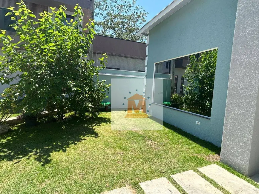 Foto 4 de Sobrado com 3 quartos à venda, 231m2 em Jardim Jacinto, Jacarei - SP