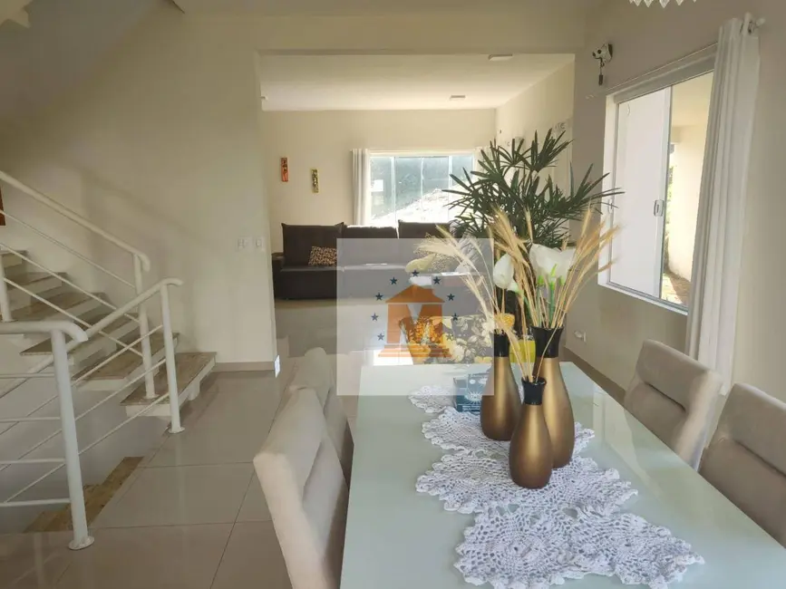 Foto 1 de Sobrado com 3 quartos à venda, 1600m2 em Jacarei - SP