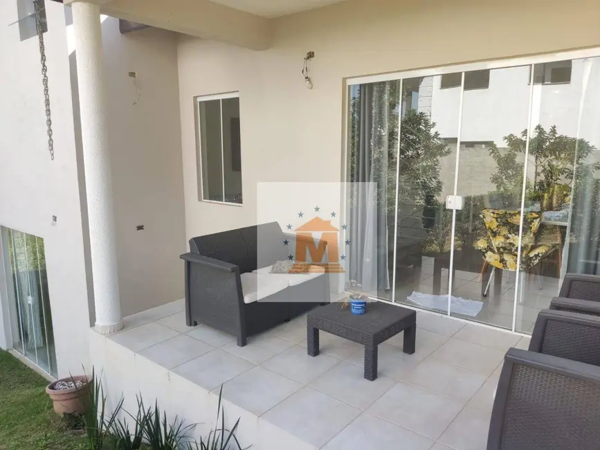 Foto 2 de Sobrado com 3 quartos à venda, 1600m2 em Jacarei - SP