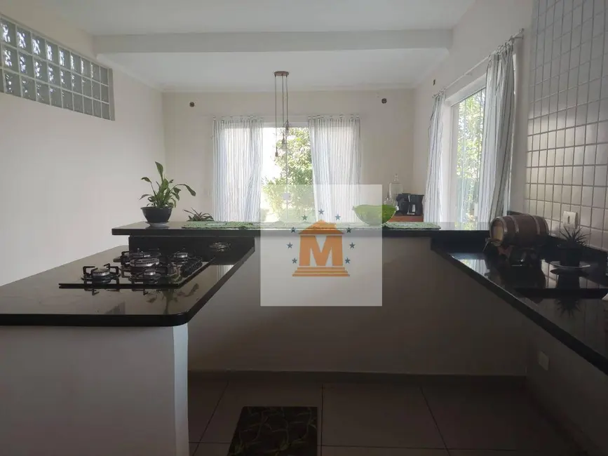 Foto 9 de Sobrado com 3 quartos à venda, 1600m2 em Jacarei - SP