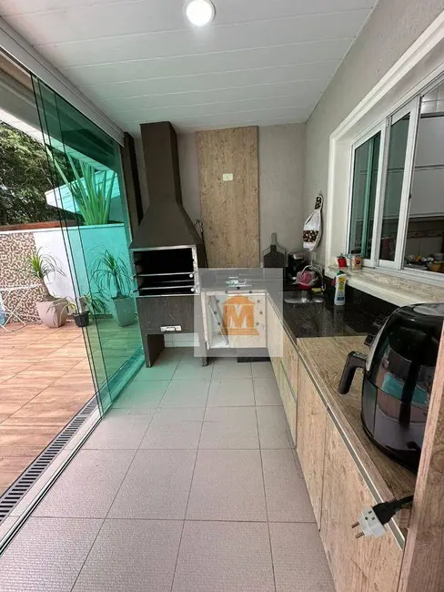 Foto 7 de Sobrado com 3 quartos à venda, 250m2 em Parque Califórnia, Jacarei - SP