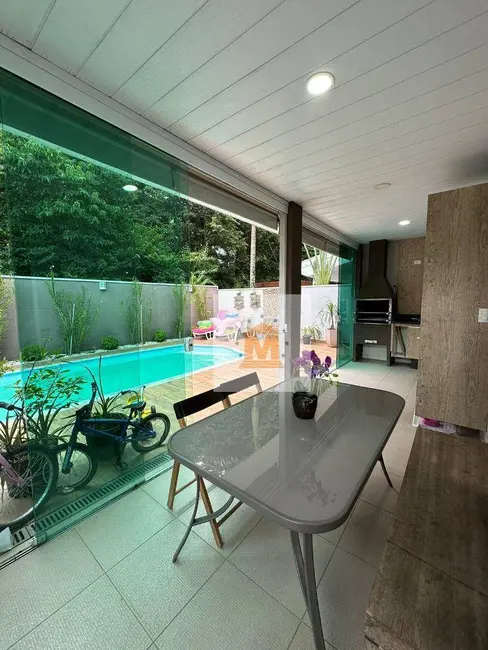 Foto 9 de Sobrado com 3 quartos à venda, 250m2 em Parque Califórnia, Jacarei - SP