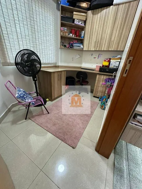 Foto 3 de Sobrado com 3 quartos à venda, 250m2 em Parque Califórnia, Jacarei - SP